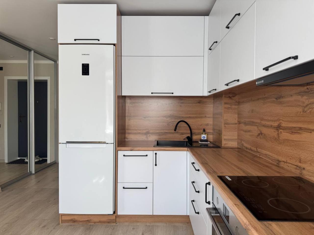 Seven City Apartments Semey Eksteriør billede