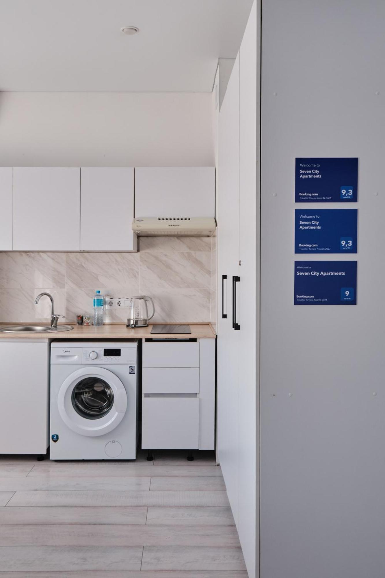 Seven City Apartments Semey Eksteriør billede