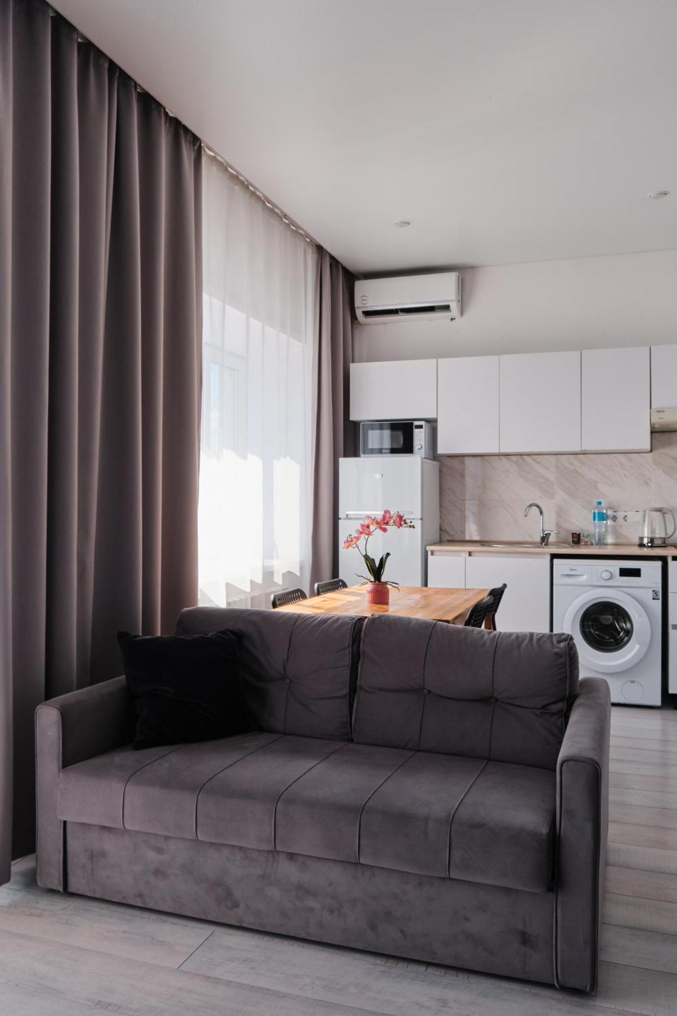 Seven City Apartments Semey Eksteriør billede