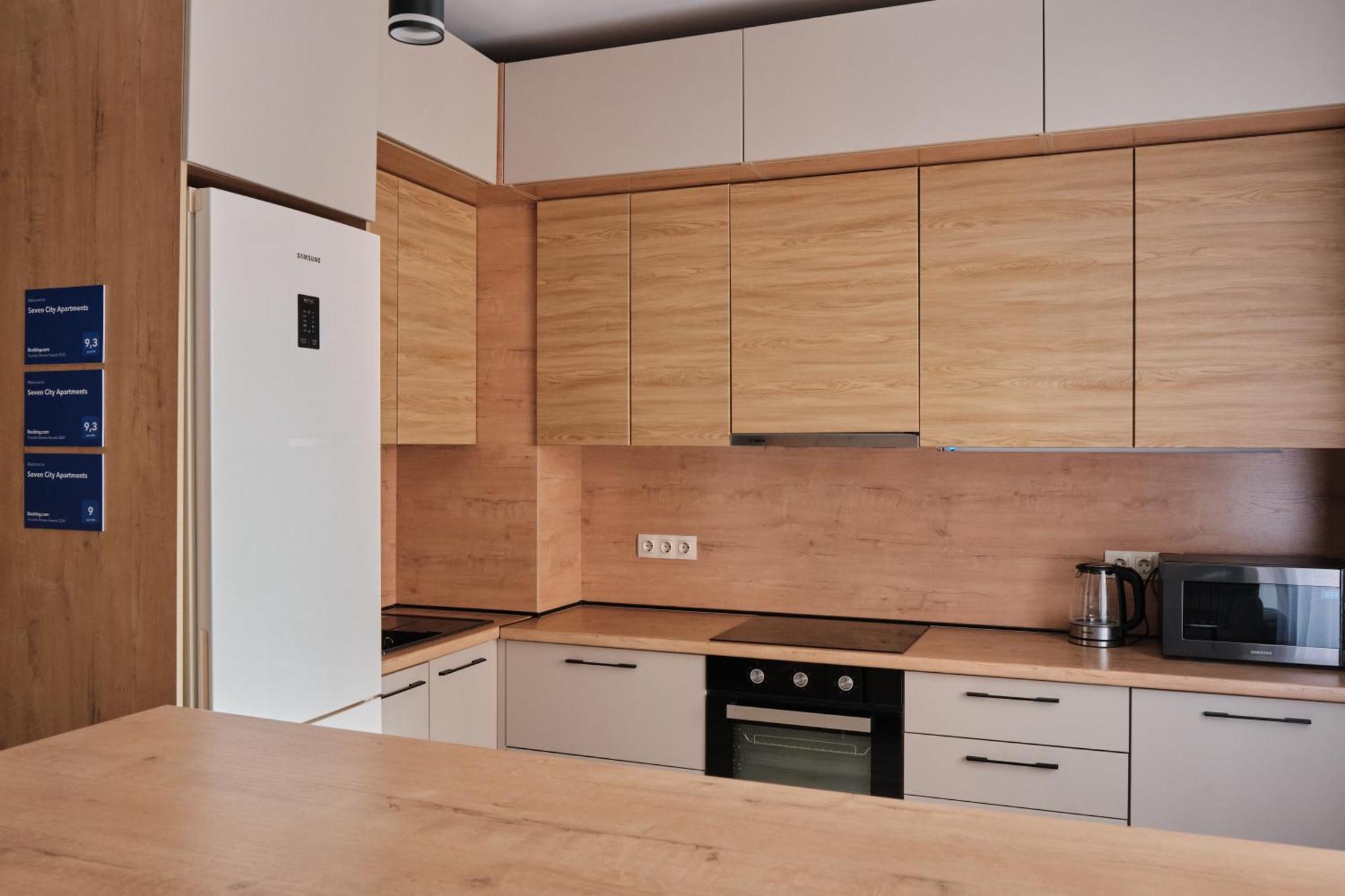 Seven City Apartments Semey Eksteriør billede